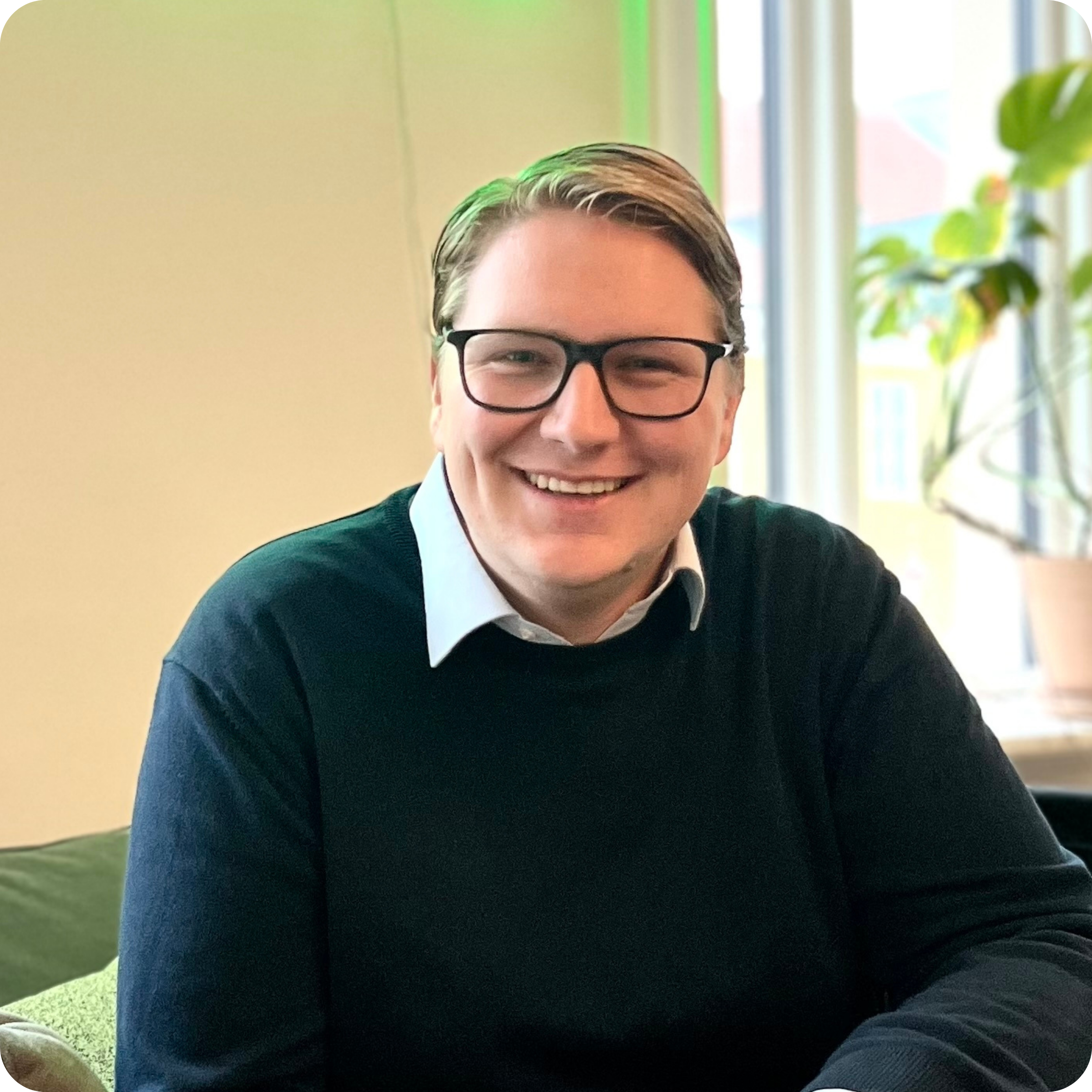 Headshot of Sebastian Mahn, Marketing Assistant at Impero